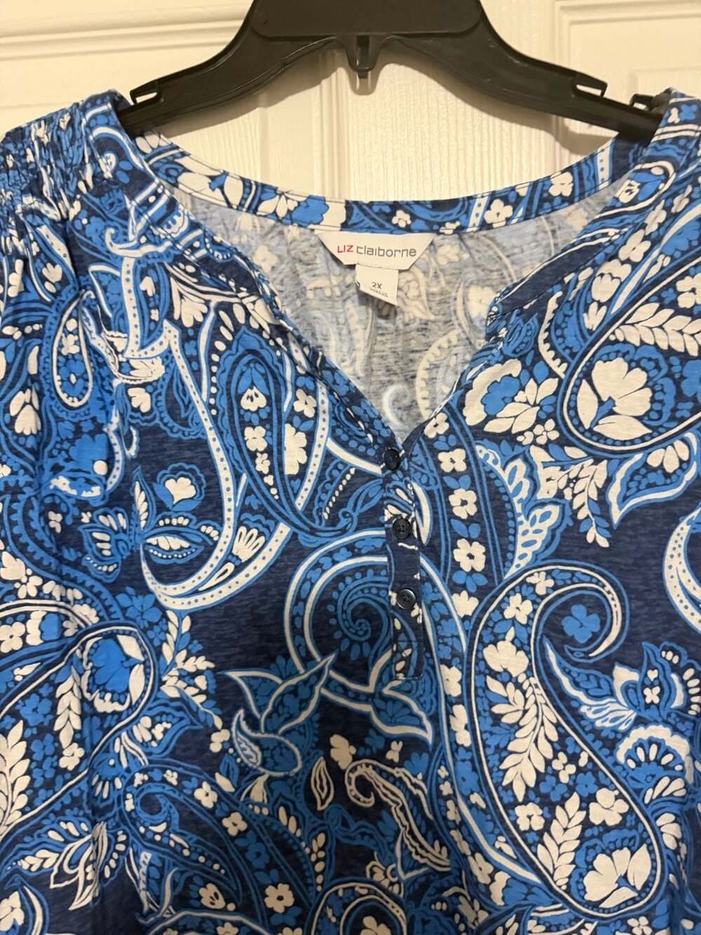 Liz Claiborne Blue Paisley Print Henley Top - Picture 2 of 5